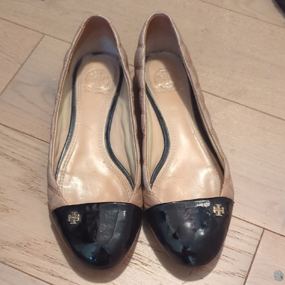 Tory Burch Women's Black and Beige Flats